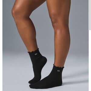 ALO Yoga Black Scalloped Edge Socks